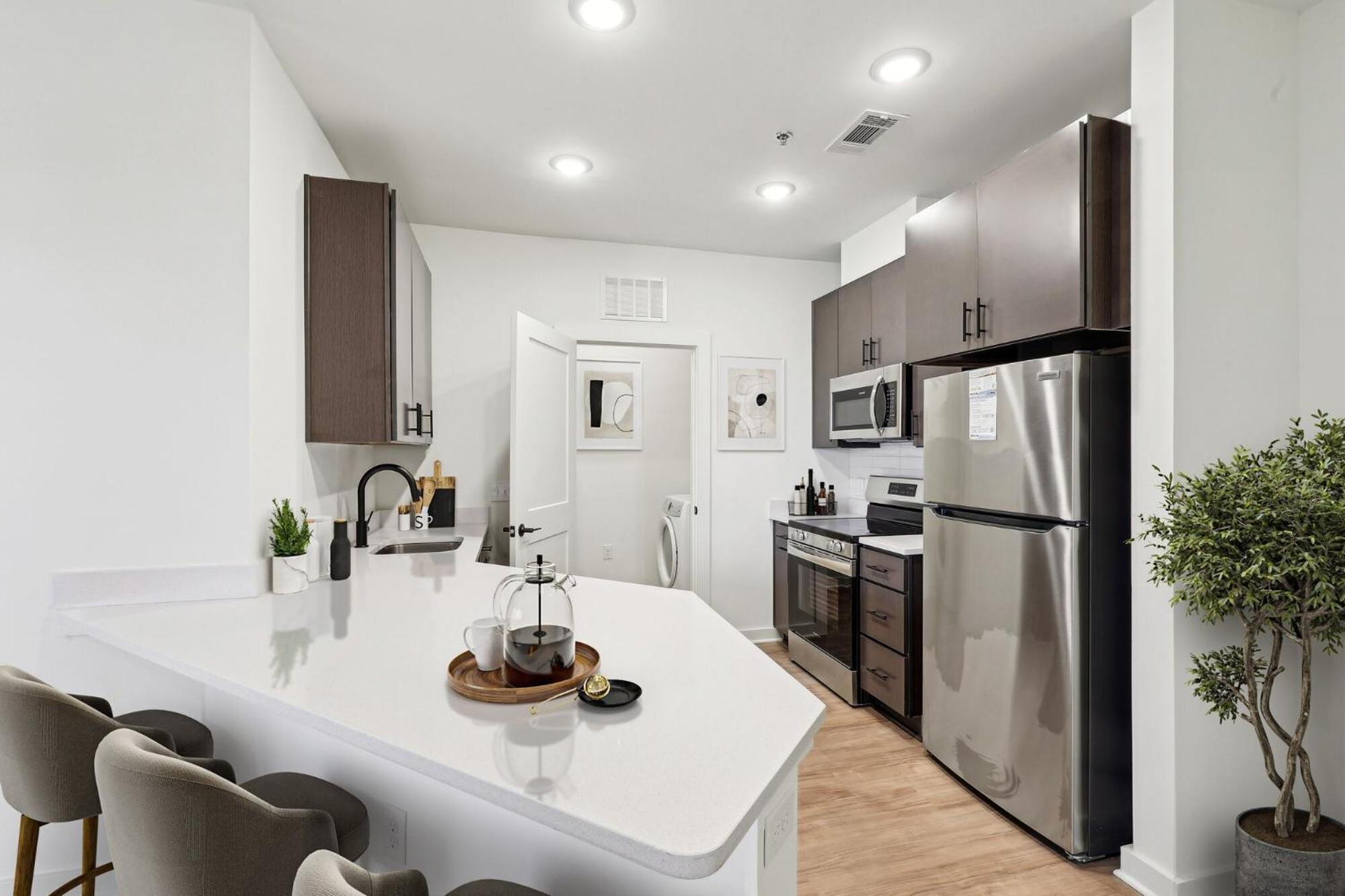 Luxury Furnished Apartments By Hyatus At The Navigator ริชมอนด์ ภายนอก รูปภาพ